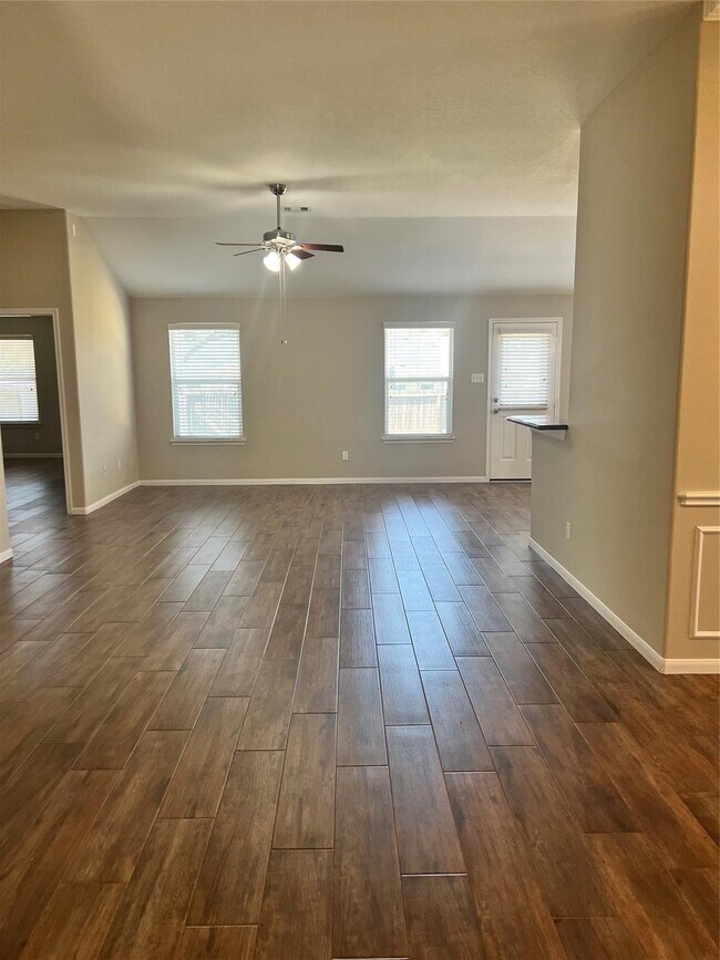 Foto del edificio - 2071 Midlane Drive