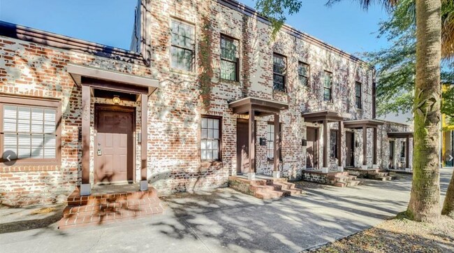 Foto del edificio - Available NOW!!