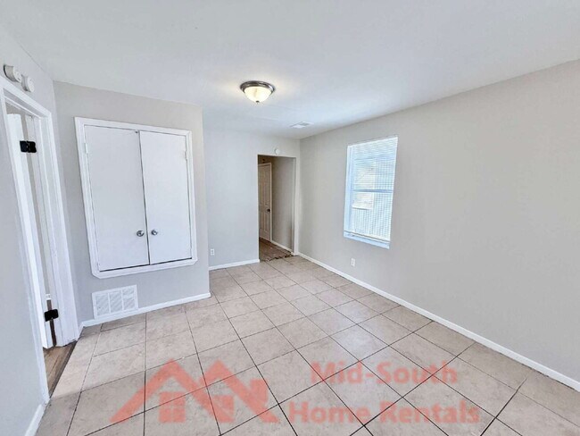 Building Photo - 1549 Patton St