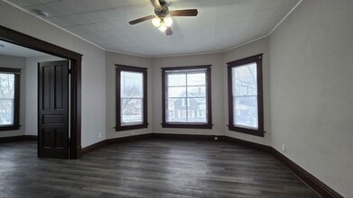 Building Photo - 202 E Barker Ave