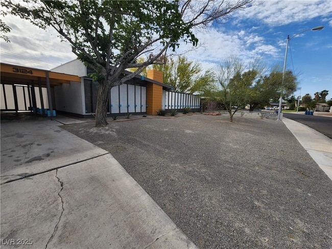 Building Photo - 3124 Burnham Ave