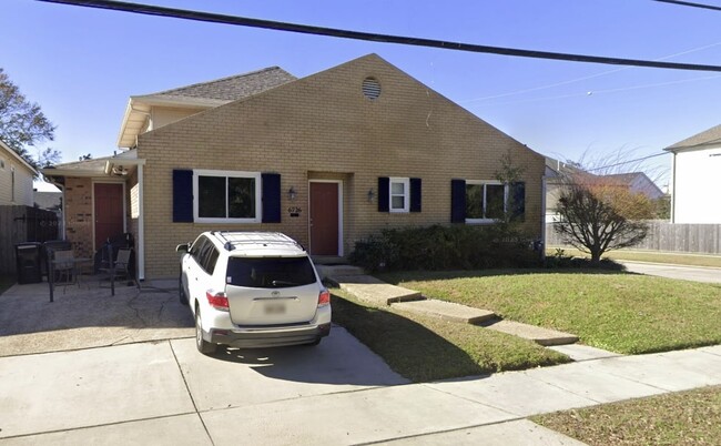 Building Photo - 6726 Fleur de Lis Dr