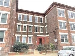 Building Photo - 9 Saybrook St
