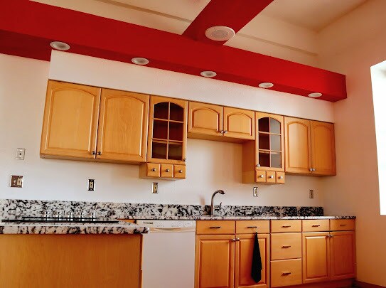 Foto del edificio - 335 N Superior St