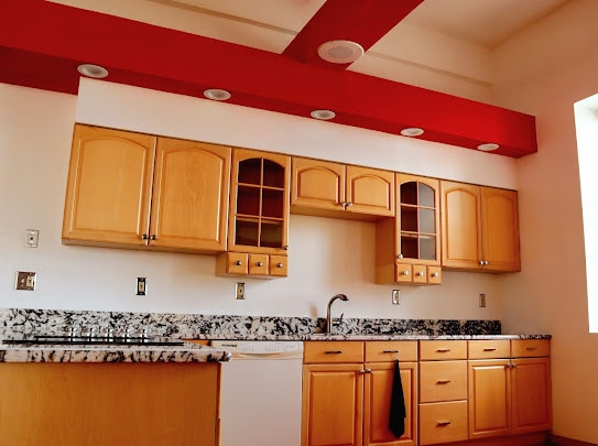 Building Photo - 335 N Superior St