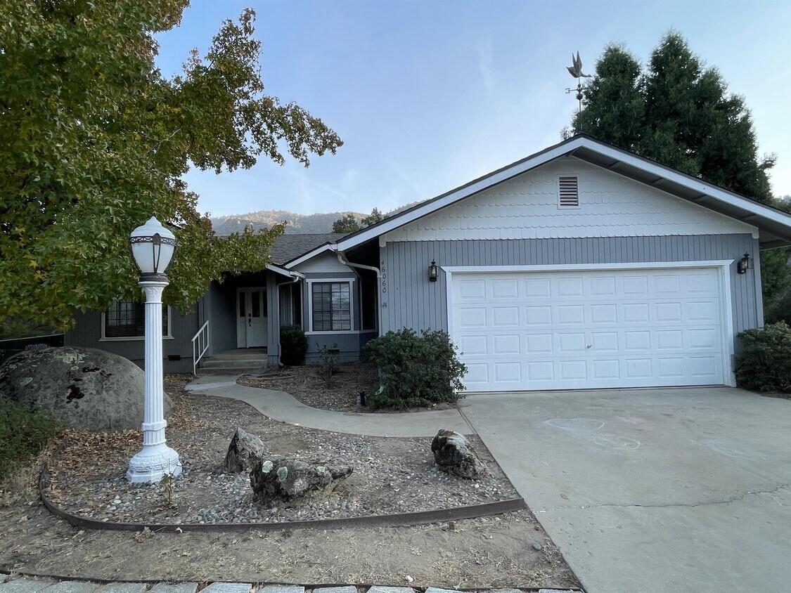 46060 Beechwood Dr, Oakhurst, CA 93644 House Rental in Oakhurst, CA