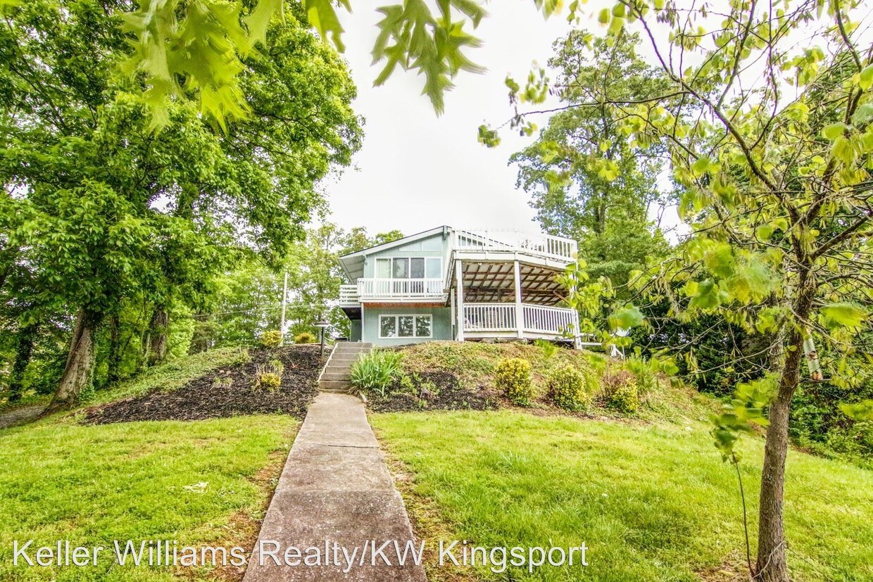 Foto principal - 3 br, 2 bath House - 144 King Drive