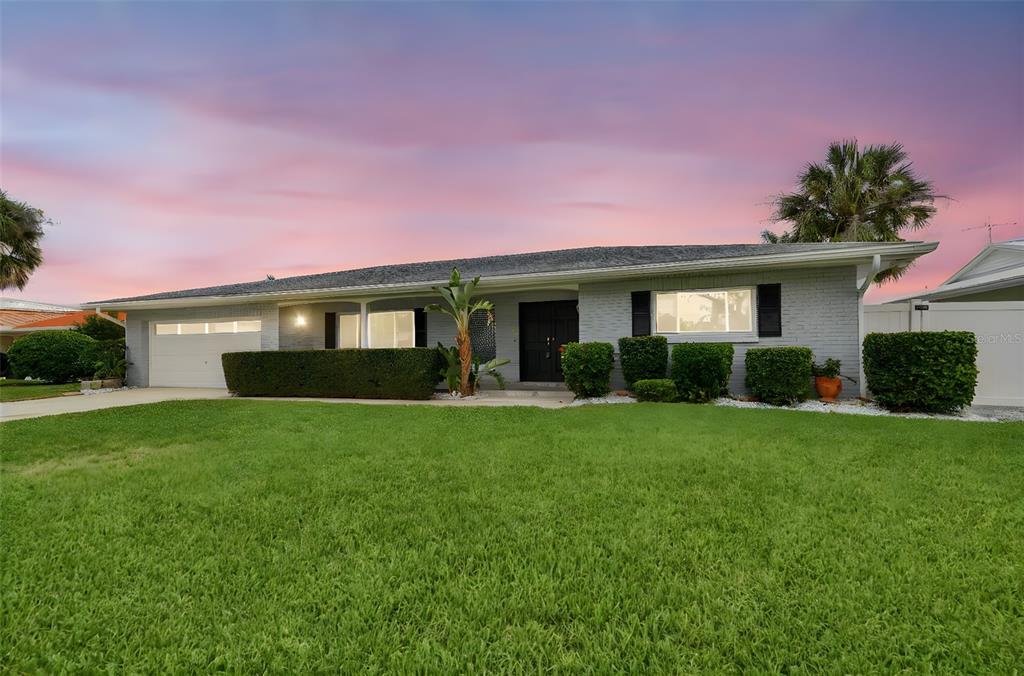 Foto principal - 3938 Versailles Dr