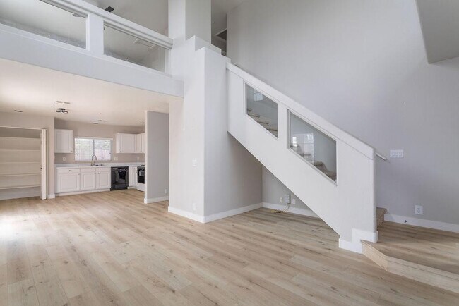 Foto del edificio - 7650 E Williams Dr