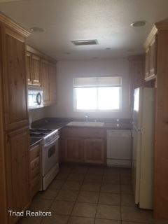 Building Photo - 55215 Airlane Dr