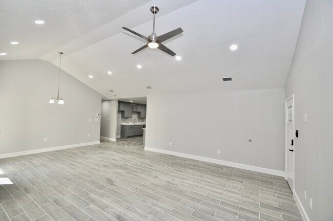 Building Photo - 734 Hambrick Ct