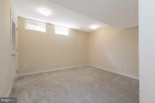 Foto del edificio - 1254 Corbett Pl