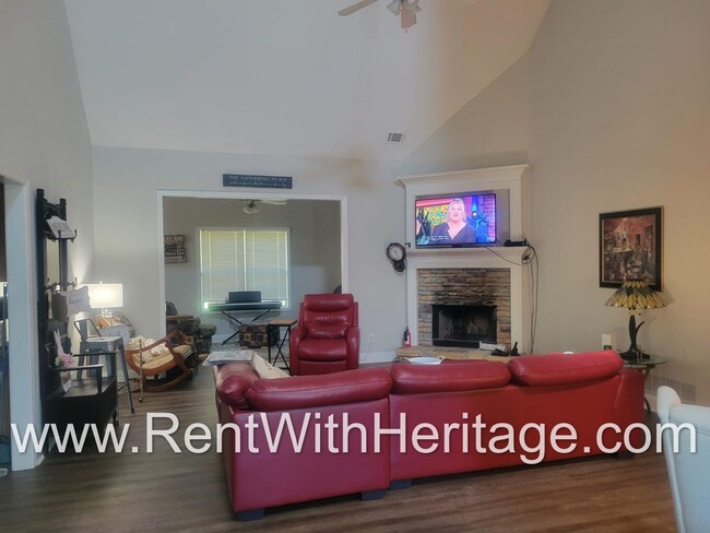 Building Photo - WOW!!!!!...PRETIGIOUS HOME IN WEST RIDGE S...