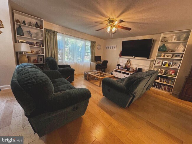 Foto del edificio - 3300 N Harrison St