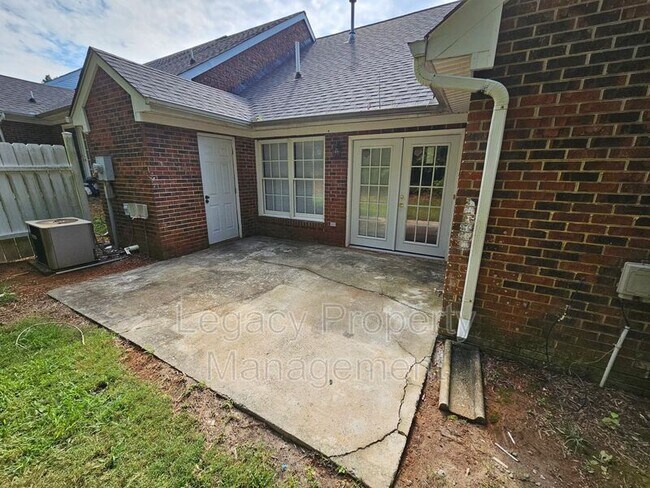 Foto del edificio - 2407 Ashton Park Ln