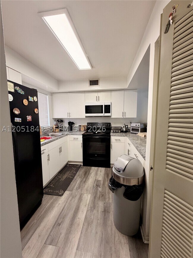 Foto del edificio - 14919 SW 80th St