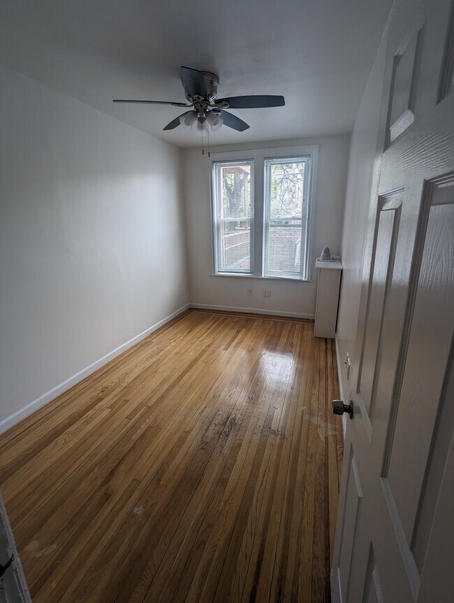 Foto del edificio - 3426 Irwin Ave