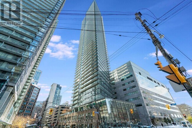 Building Photo - 832-2832 Bay St.