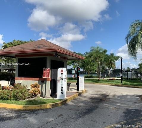 Foto del edificio - 210 Lake Pointe Dr