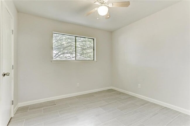 Building Photo - 6800 Wentworth Dr