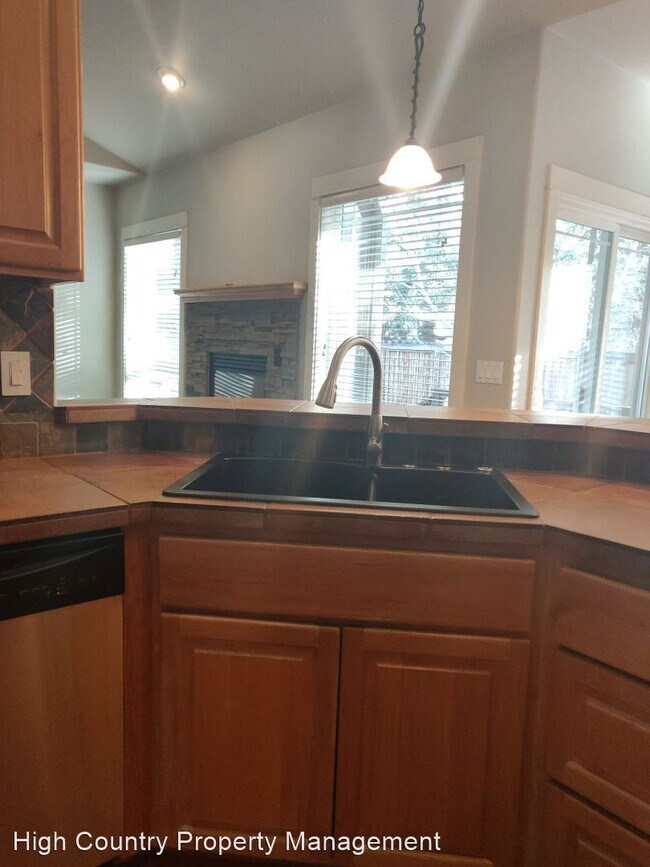 Foto del edificio - 4 br, 2 bath House - 61186 Hilmer Creek Dr.