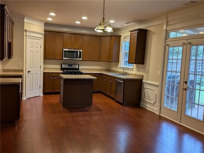 Building Photo - 735 Briarhurst Ct