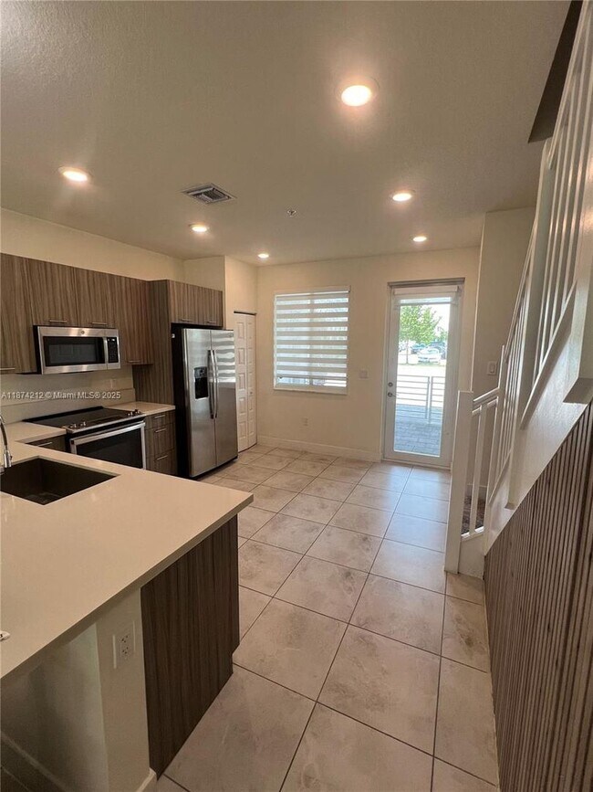 Foto del edificio - 10295 NW 64th Terrace