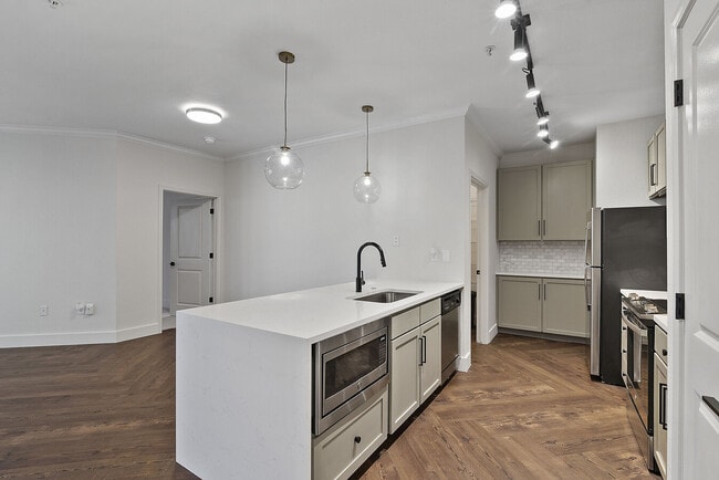 Foto del edificio - Now Leasing – Enjoy 2 Weeks Free Rent