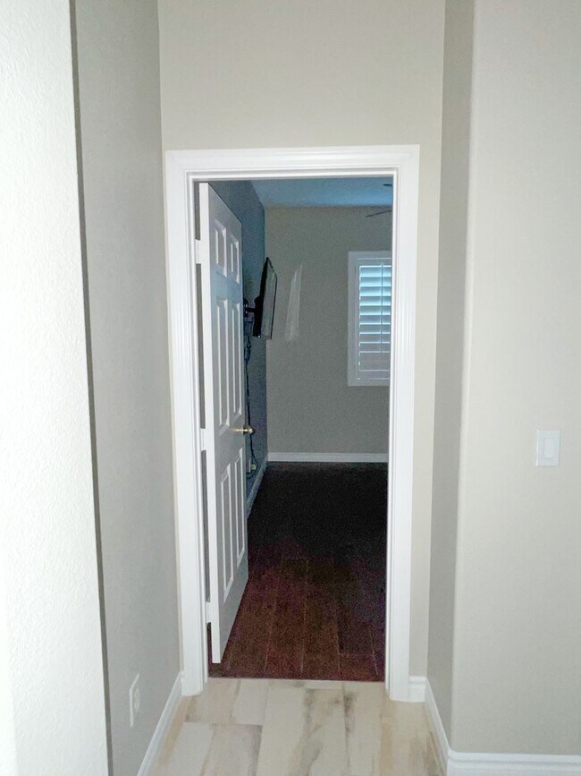 Foto del edificio - Newly remodeled one story in the highly de...