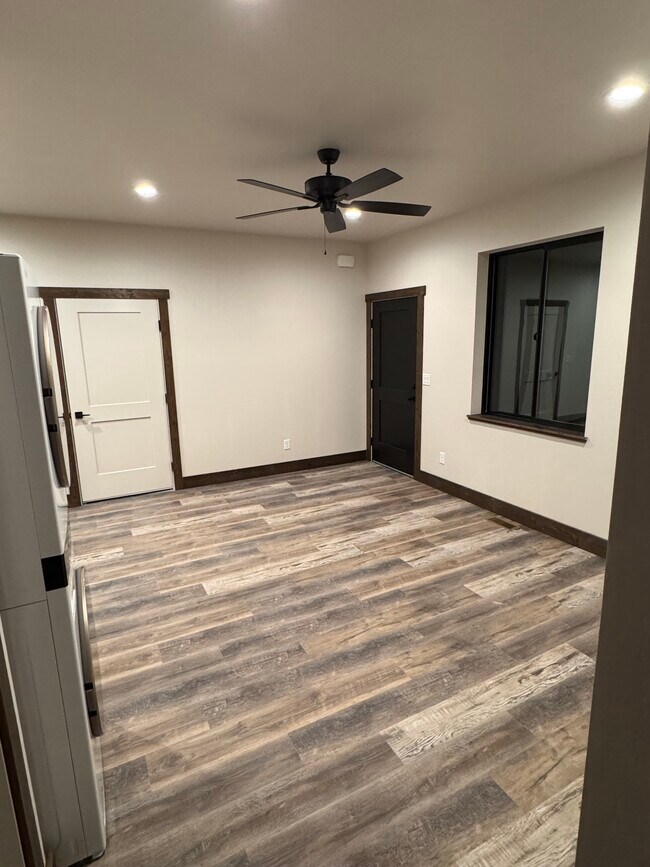 Foto del edificio - 423 Poppy St