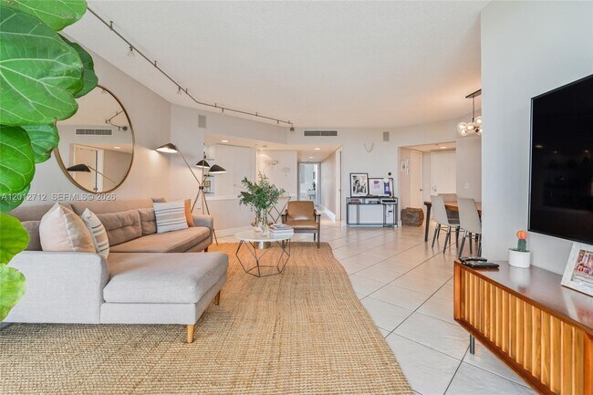 Foto del edificio - 21205 Yacht Club Dr