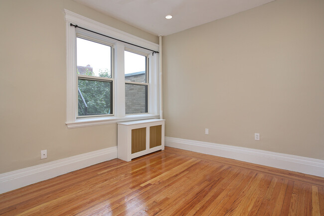 Building Photo - 16 Saint Germain St