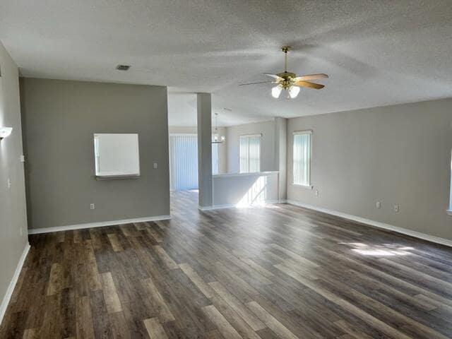 Foto del edificio - "Spacious 4-Bedroom home in Fort Walton Be...
