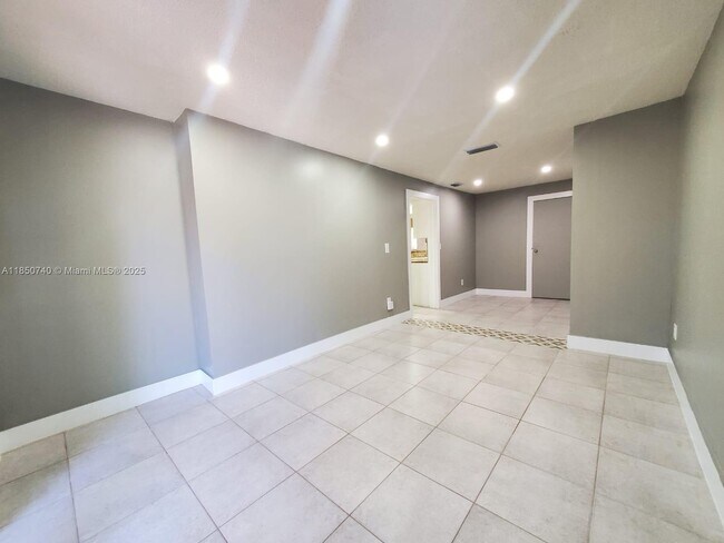 Foto del edificio - 600 SW 89th Ct
