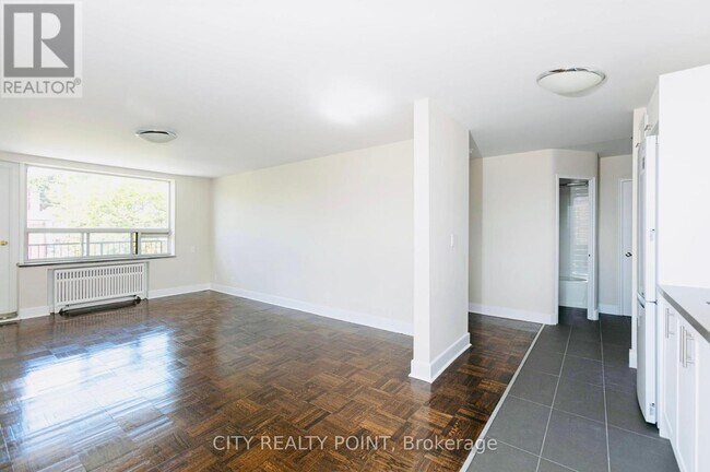 Photo du bâtiment - 990-990 Avenue Rd