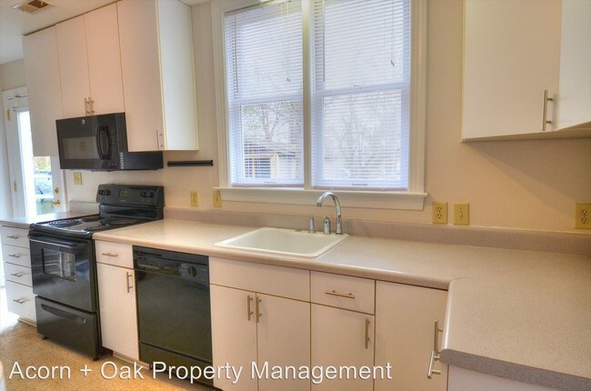 Foto del edificio - 3 br, 2.5 bath House - 402 Oak Avenue