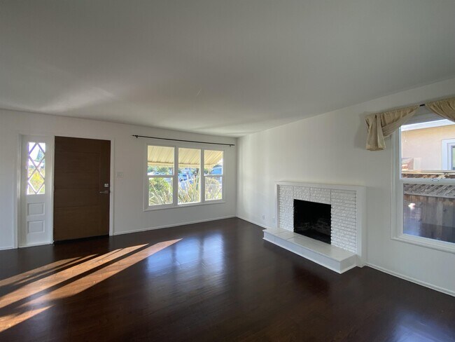 Foto del edificio - 1551 Kavanaugh Dr