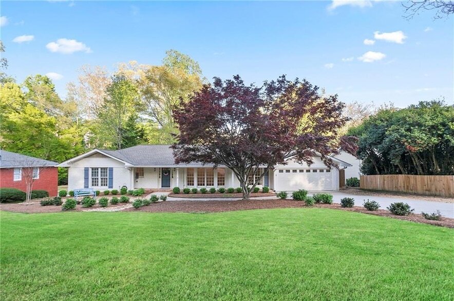 Foto principal - 4555 Runnemede Rd NW