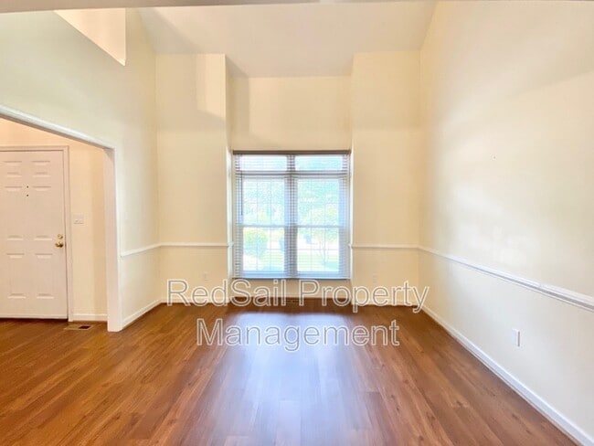 Building Photo - 3013 E Tiverton