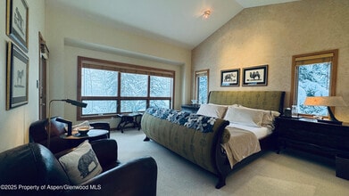 Building Photo - 302 Roaring Fork Dr