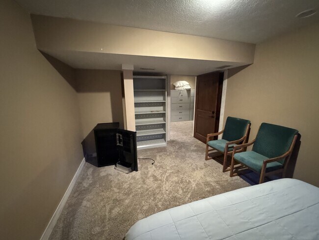 Foto del edificio - 546 Alaska Frontage Rd