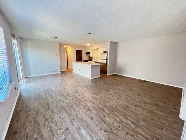 Foto del edificio - 8928 Greenmound Ave
