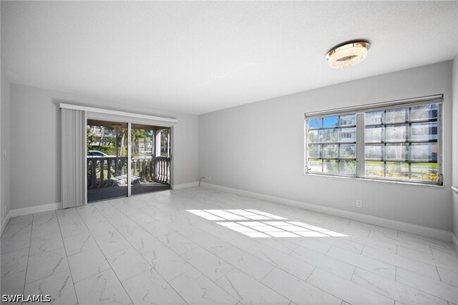 Building Photo - 666 3rd St S