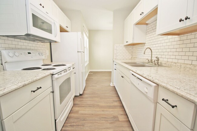 Foto del edificio - PRE-LEASING FOR 2025! 3 Bedroom, 2 Bath in...