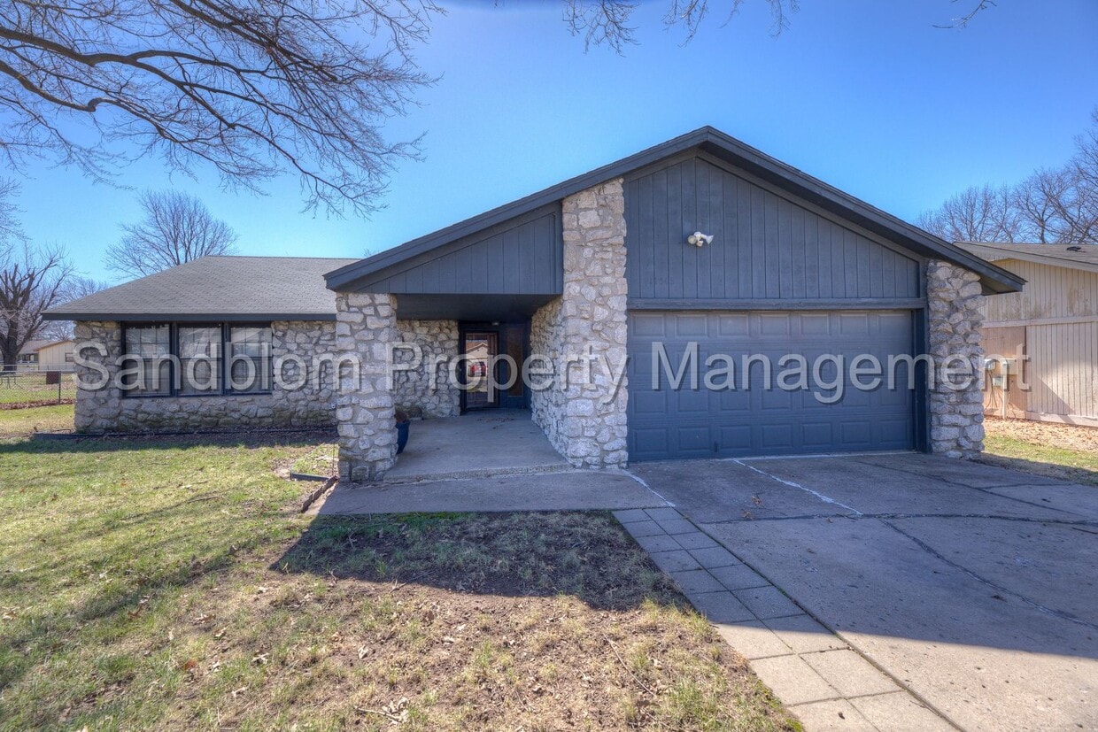 Primary Photo - For Lease | Owasso | $1600/mo | Available ...