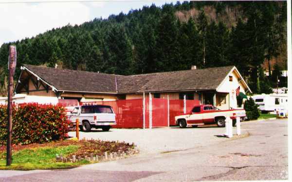 Primary Photo - Issaquah Village R.v. Park