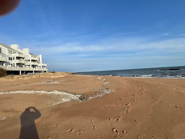 Building Photo - 1 Mansfield Grove Rd