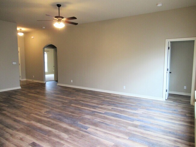 Foto del edificio - FOR RENT-ASHBURY PARK II, COLLINSVILLE