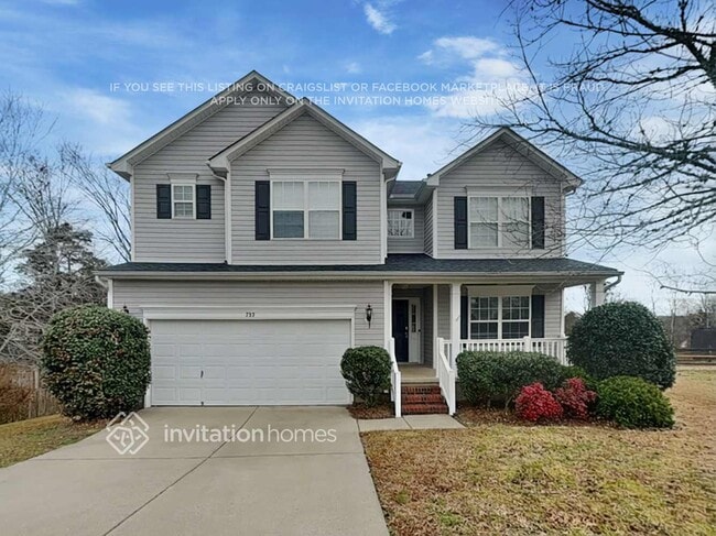 Building Photo - 733 Carly Court