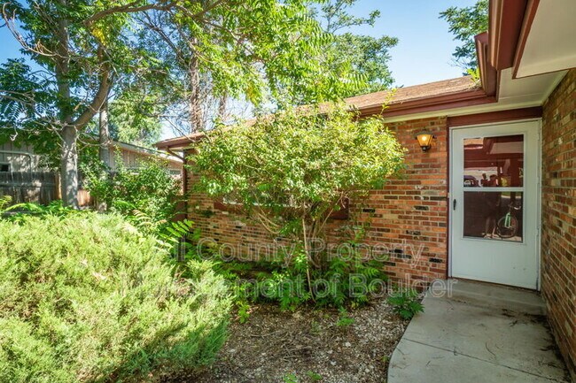 Building Photo - 4425 Comanche Dr